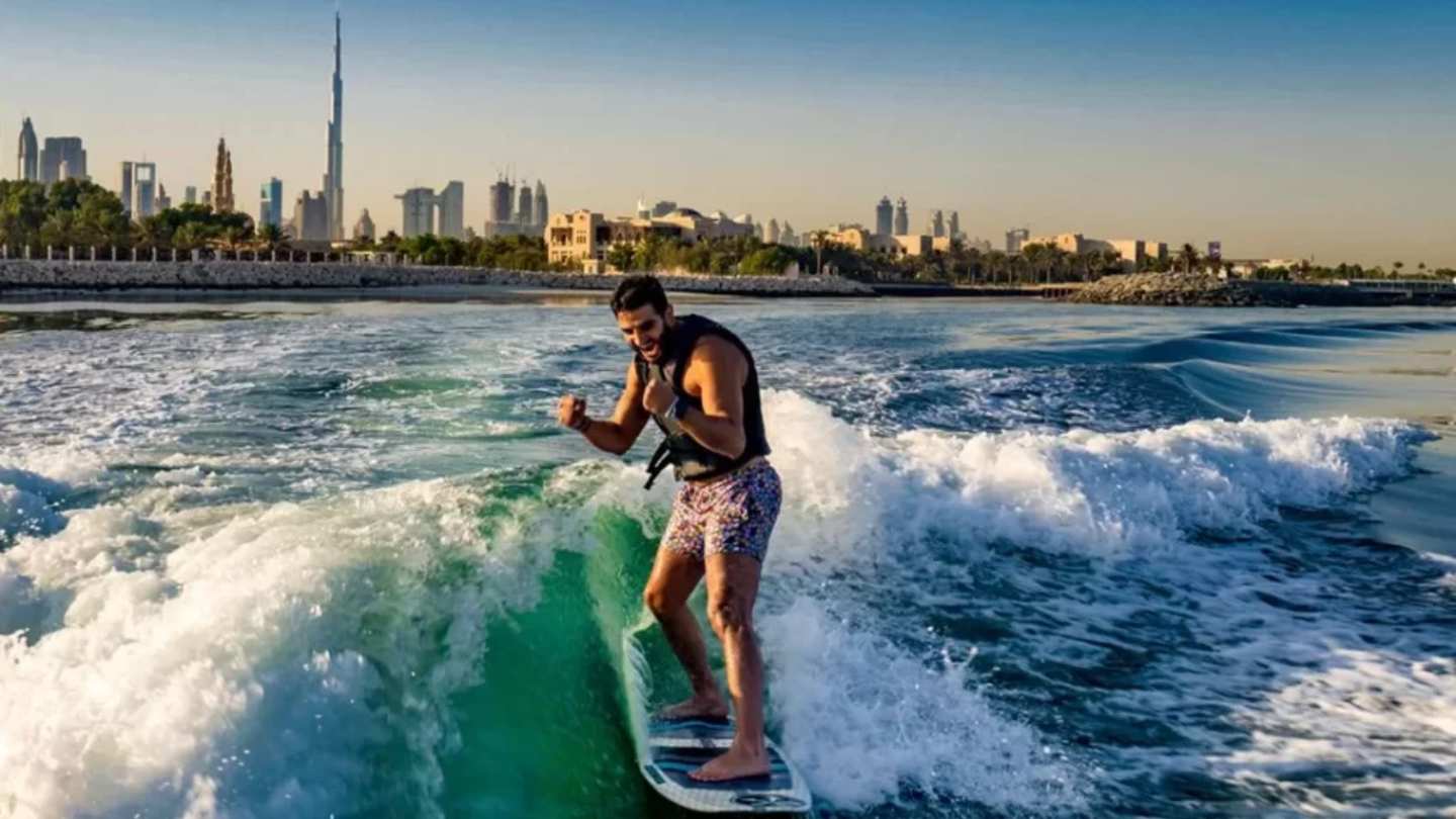 One hour wakeboard session in dubai