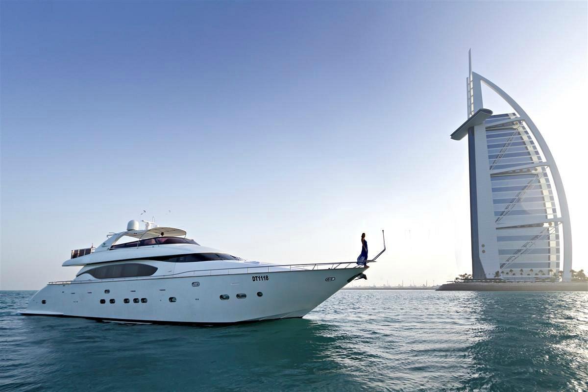 2 Hrs Yacht Rental In Dubai
