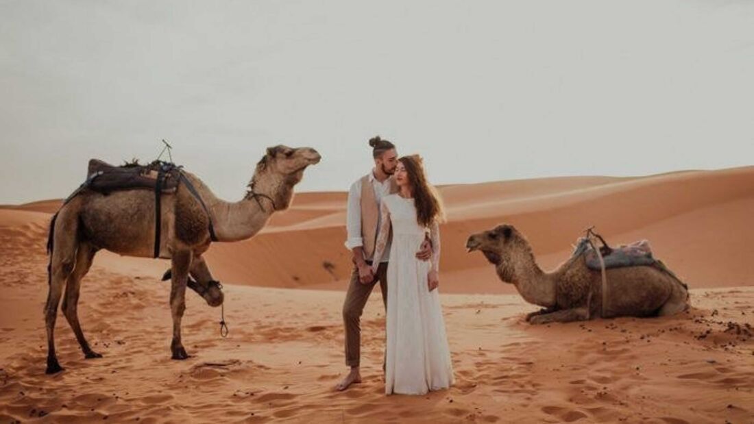 couple desert safari