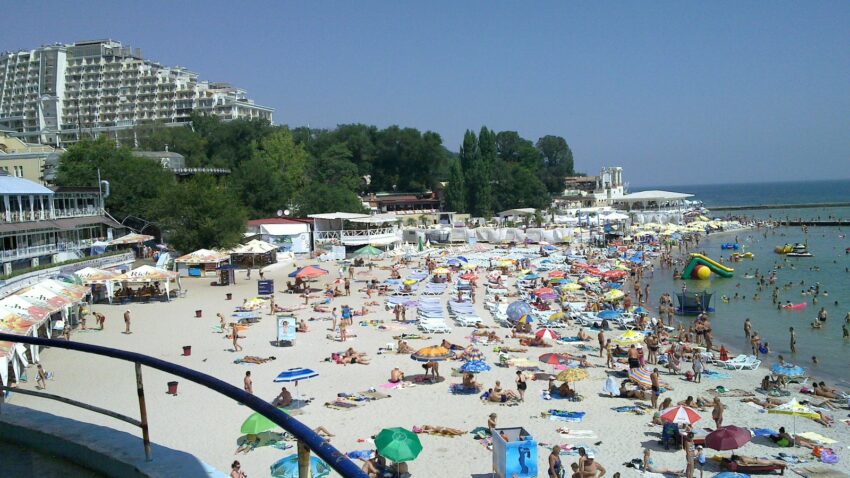 Discover Ukraine's Top 5 Most Popular Beaches for an Unforgettable Summer