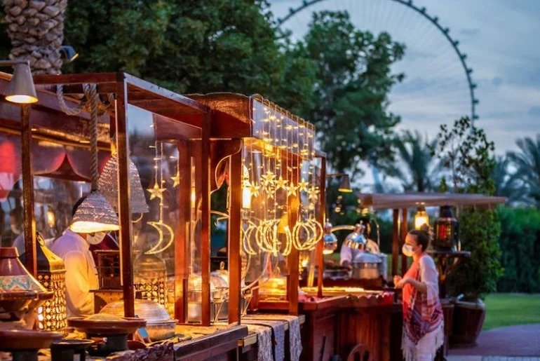 Dubai's Night Markets Are a Shopper's Paradise—Find Out Why You Can't Miss Them!