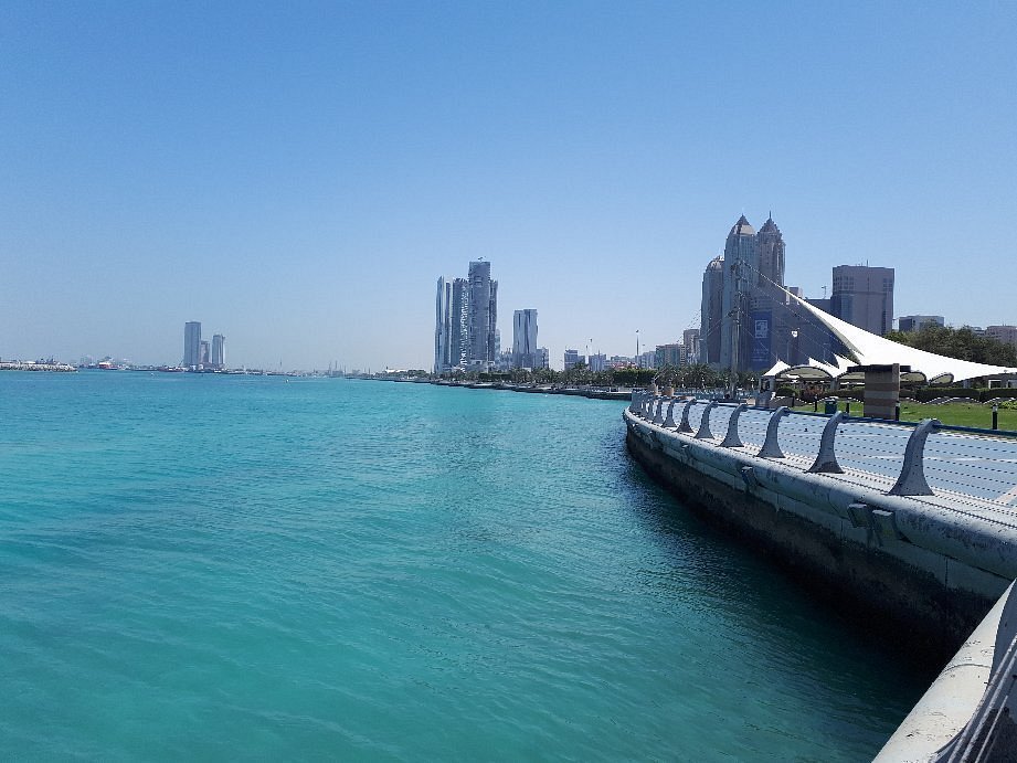 6 Must-Try Activities at Corniche Beach You’ll Regret Missing