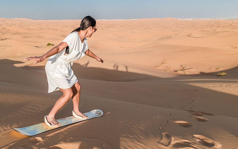 sandboarding dubai desert