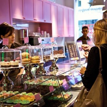 hummingbird bakery in dubai