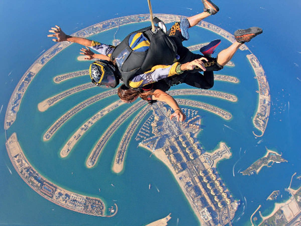 sky diving in dubai