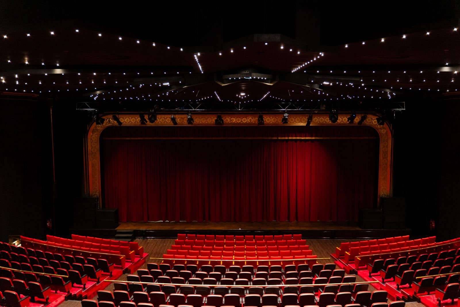 zabeel theatre