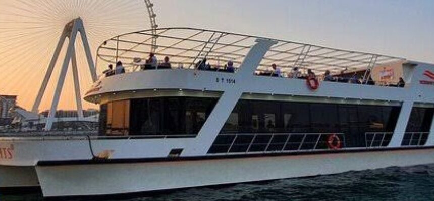 Marina Dhow Cruise with Dinner: An Experience in Dubai