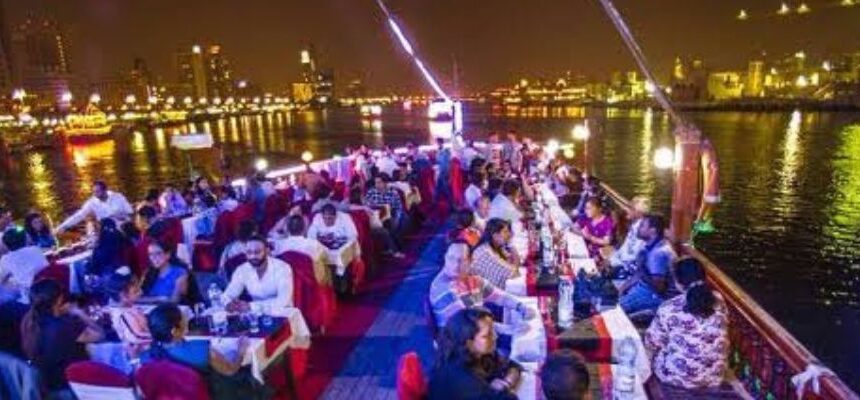 Tour Dubai Dhow Cruise: A Magical Evening on the Water