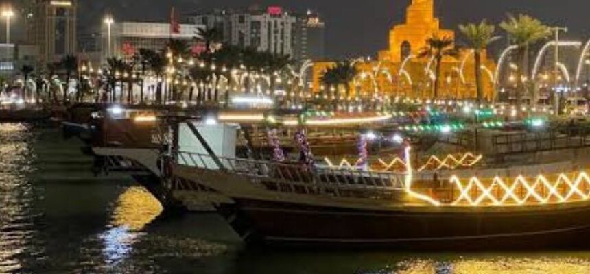 Dubai Marina Boat Dinner: A Lavish Evening on the Water