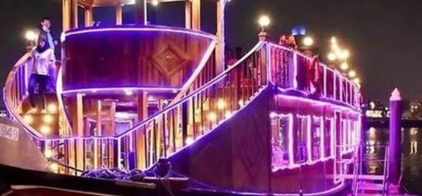 Dhow Cruise Dubai Creek: Great Journey at Dubai