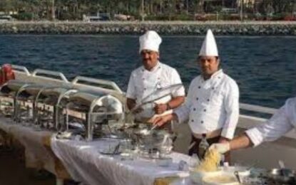 Dhow Dinner Cruise Dubai Creek: An Evening on the Water