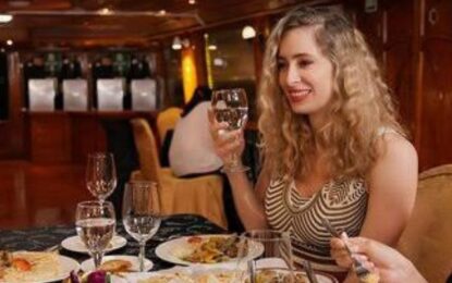 Dhow Dinner Cruise Creek Dubai: The Best Dinner In Dubai
