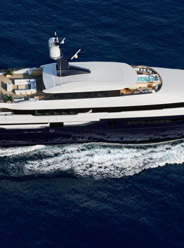 Yacht Tours vs. Dhow Cruises in Dubai Comparison