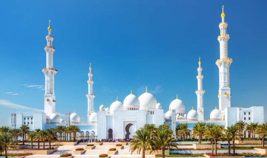 Sheikh Zayed Grand Mosque: Abu Dhabi’s Most Stunning Icon!