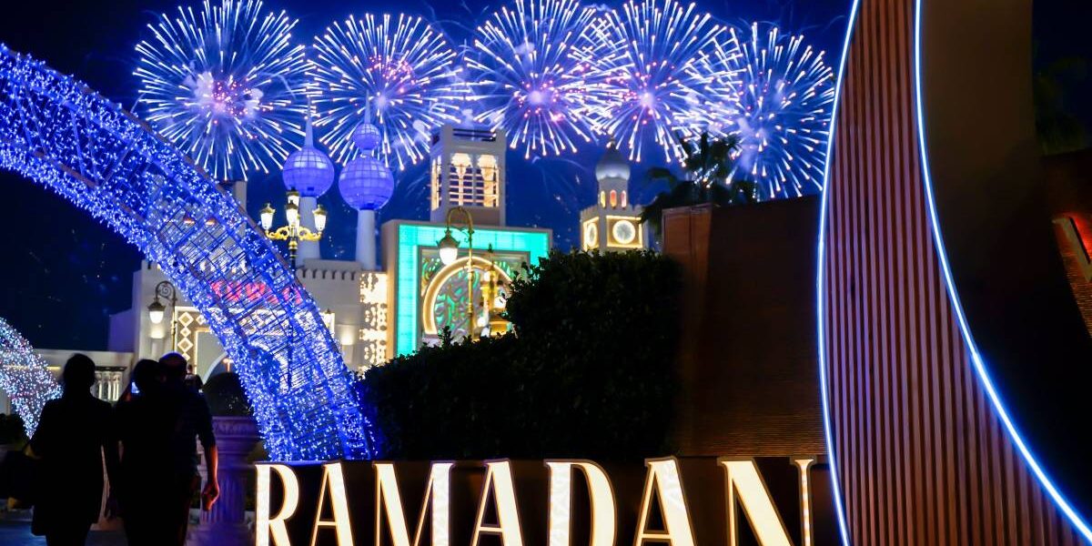 A beautifully lit Dubai skyline with crescent moons and lanterns, celebrating Ramadan Mubarak with heartfelt Ramadan Mubarak wishes for peace and blessings.