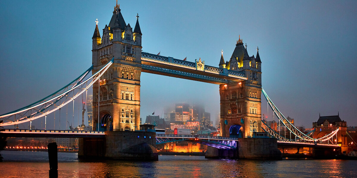 Step-by-step guide on how to apply for UK visa from Dubai, covering UK visa requirements and UK visa application process.