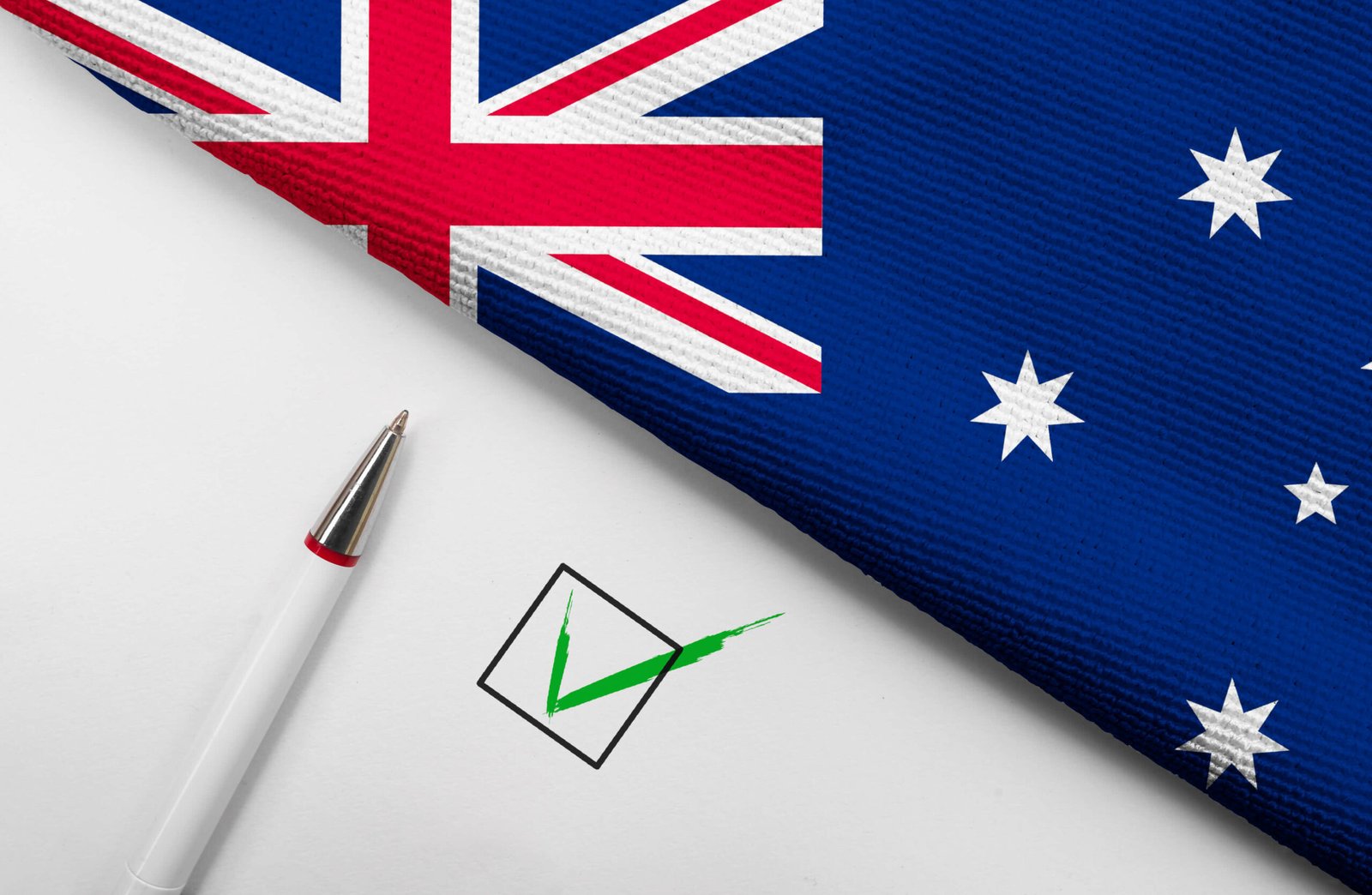 Travel documents and passport for Australia tourist visa 2025 – guide for applying from Dubai.