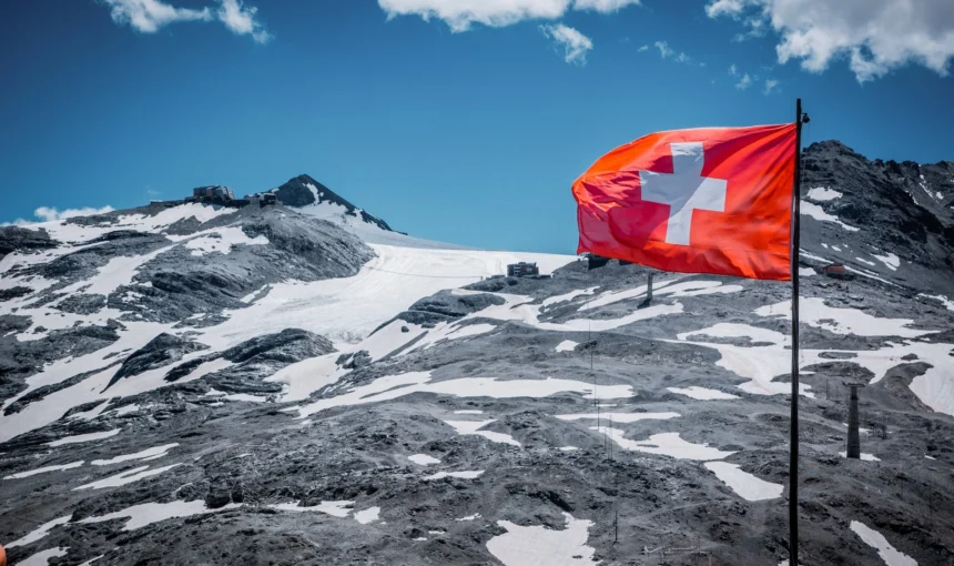 Scenic view of Switzerland, ideal for travelers applying for a Switzerland visa from Dubai, showing the beauty of visiting during the best season.