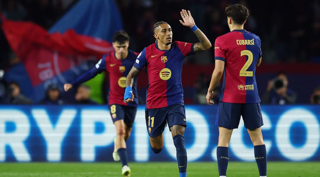 FC Barcelona players in action during the Barcelona vs Inter match at Camp Nou.