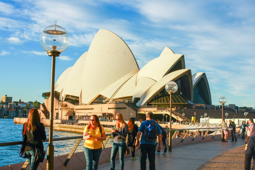 Traveler reviewing Australia tourist visa 2025 requirements and application process from Dubai.