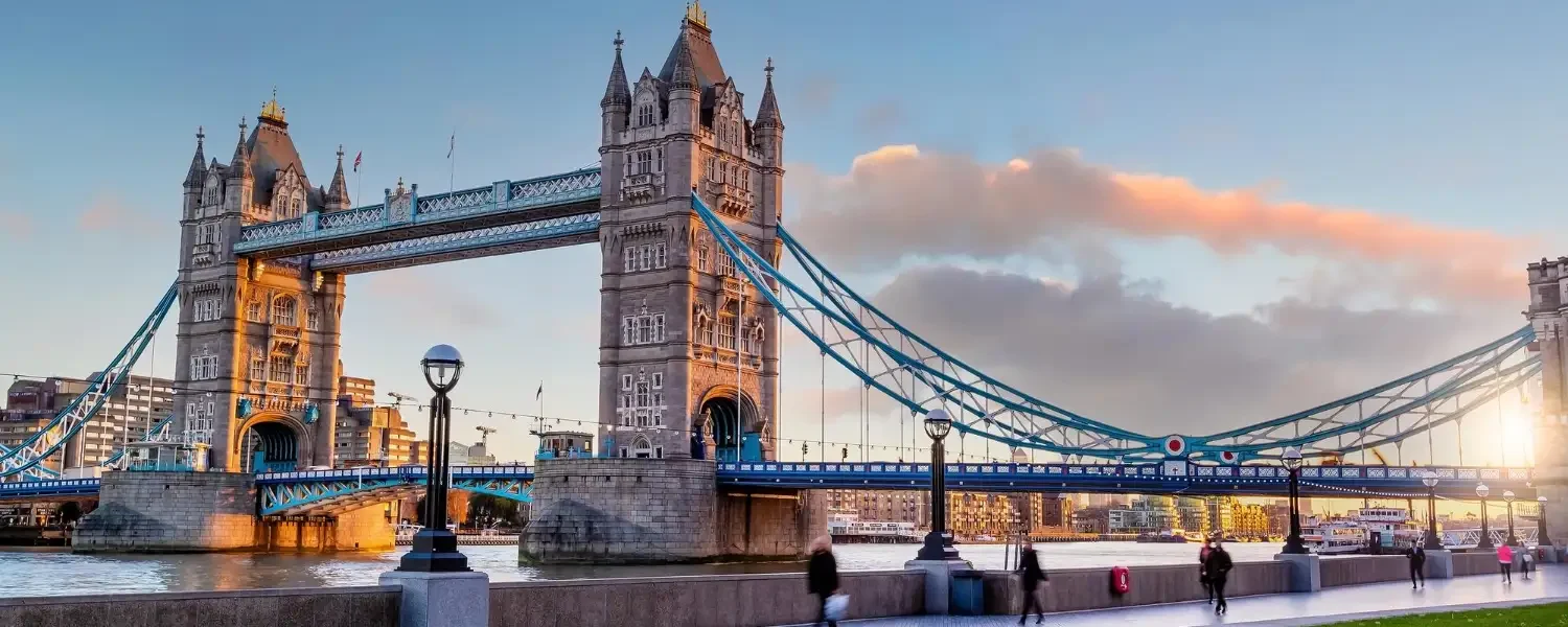 Travel documents and passport for Apply for UK Visa from Dubai – UK visa from UAE for UAE residents.