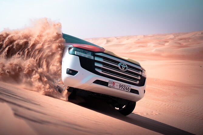 Scenic landscapes and highways showcasing the best road trips from Dubai across deserts, mountains, and coastlines.