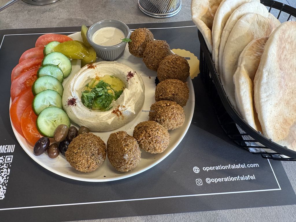 Taste the Best of Abu Dhabi's Street Food: The Top 9 Must-Try Options for Foodies! › Forever Tourism LLC Taste the Best of Abu Dhabi's Street Food: The Top 9 Must-Try Options for Foodies!