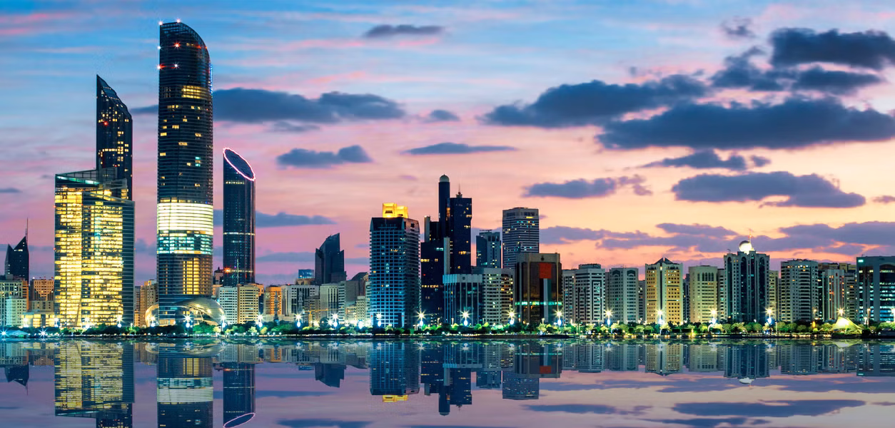 Skyline view of Abu Dhabi captured during a full day Abu Dhabi city tour, part of a popular Abu Dhabi 1 day tour package and one-day trip.