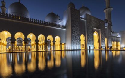 6 Mosques to Visit in the UAE: Stunning Architecture