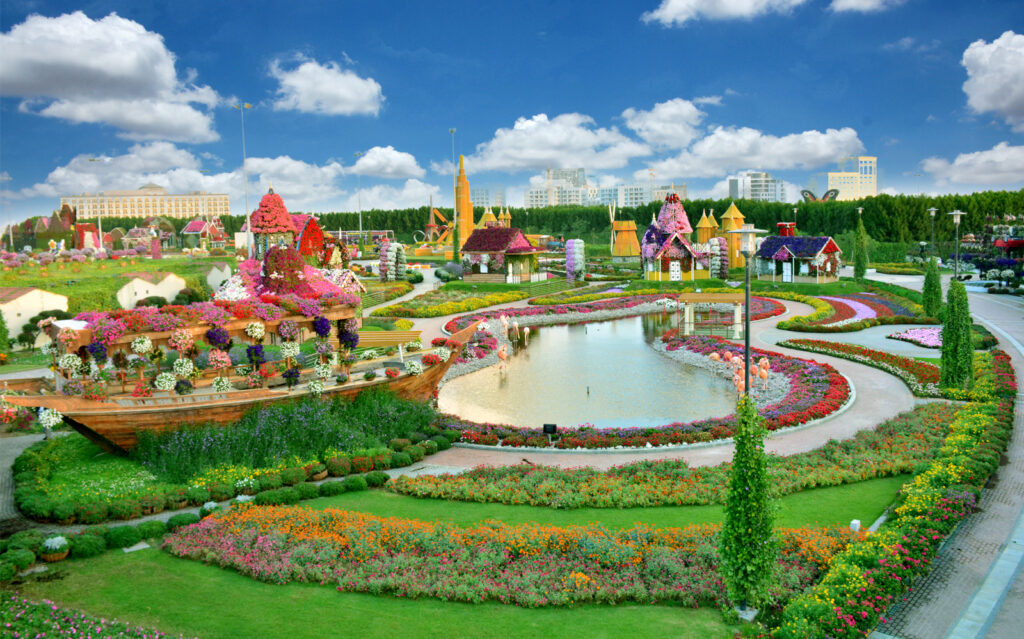 People enjoying their day at picnic places in Dubai with scenic views and greenery in 2025.
