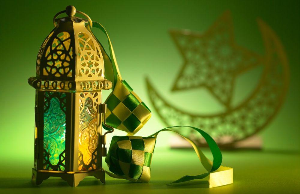 Elegant Ramadan lantern with crescent moon and traditional decor symbolizing the spirit and celebration of Ramadan 2026.