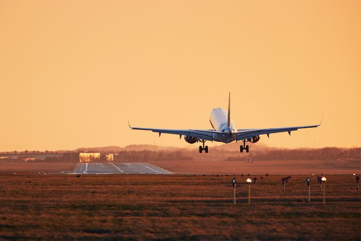 Dubai to Mumbai via Muscat: Flights, Visa & Layover Guide (2026)
