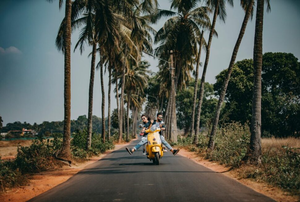 people exploring the best India holiday packages from Dubai