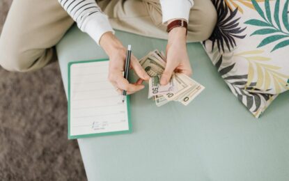 Do You Need Cash? 3000 Dirham Rule UAE Explained