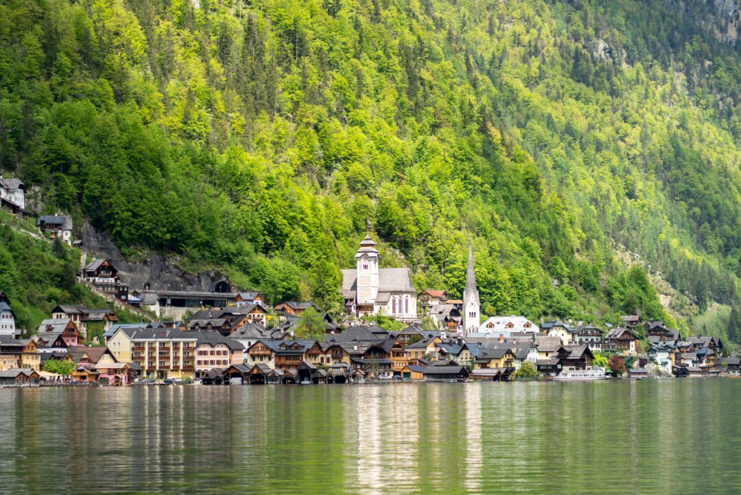 Austria - Plan your dream Austria honeymoon package with Vienna & Salzburg.