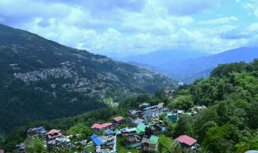 Trip to Gangtok and Darjeeling: When to Avoid Visiting & Travel Tips for Couples