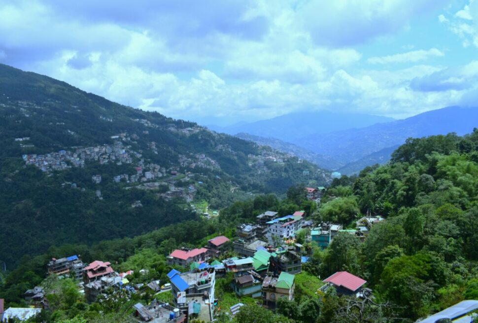 Trip to Gangtok and Darjeeling: When to Avoid Visiting & Travel Tips for Couples › Forever Tourism LLC A scenic tour in a trip to gangtok and darjeeling