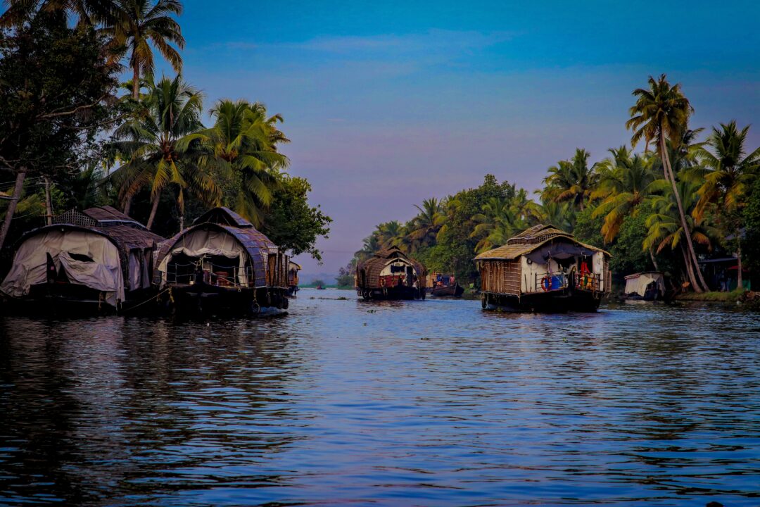 houseboats in Kerala lake