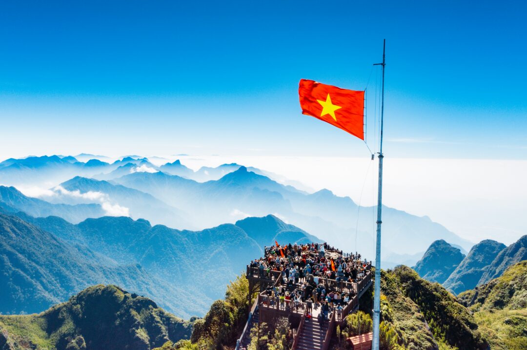 Vietnam Flag - Vietnam's highest mountain has a breathtaking view